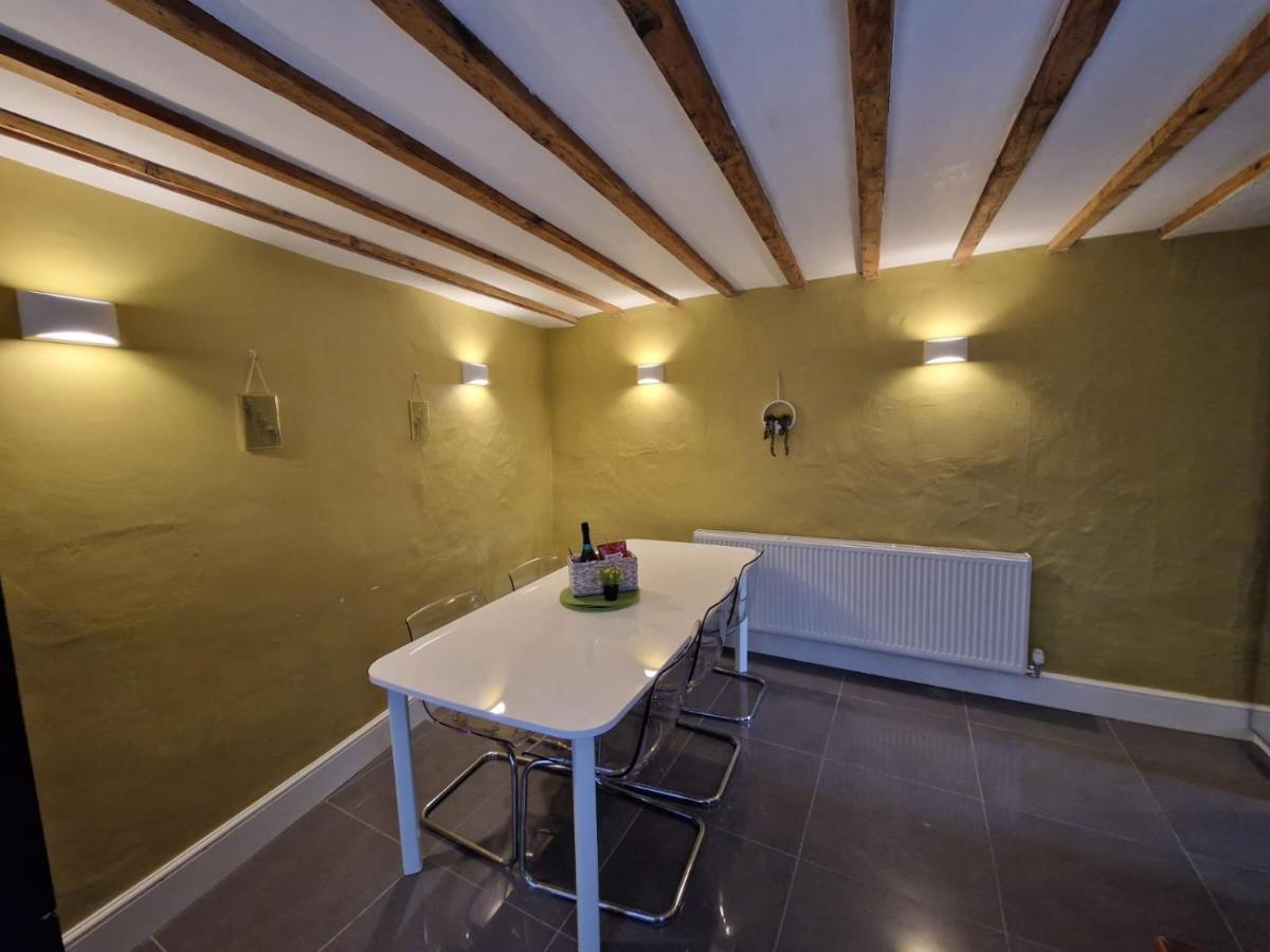 Courtyard Cottage Картмел Екстериор снимка